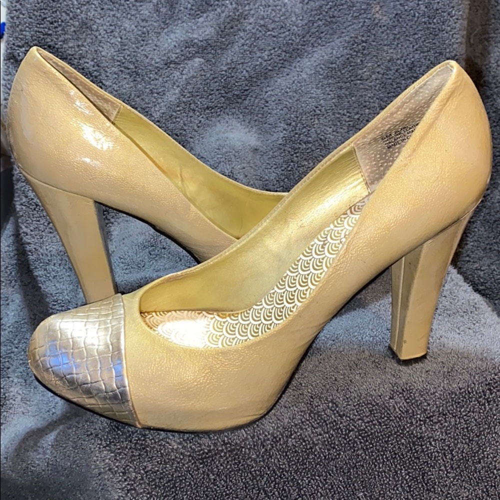 Oh..Deer shoes size 8